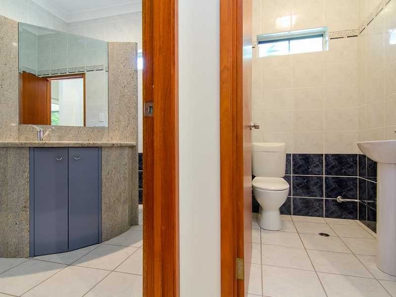 26 Koppen Terrace, Mooroobool QLD 4870
