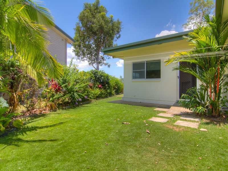26 Koppen Terrace, Mooroobool QLD 4870