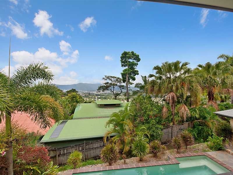 3 Oceanview Place, Mooroobool QLD 4870