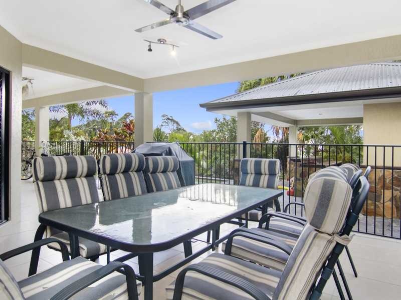3 Oceanview Place, Mooroobool QLD 4870