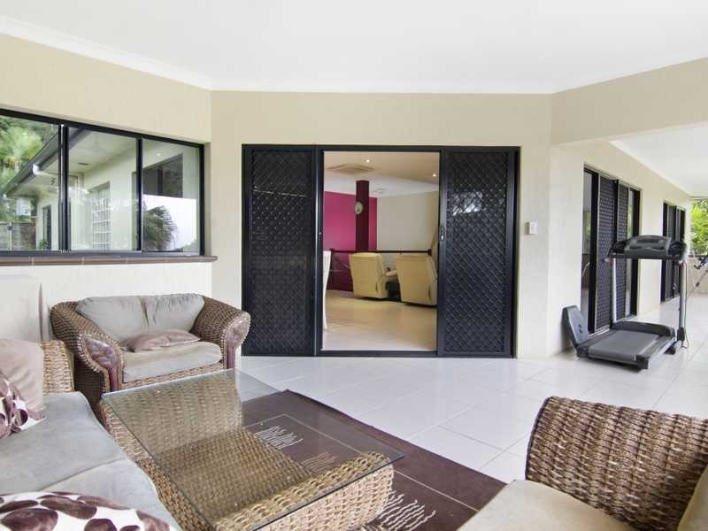 3 Oceanview Place, Mooroobool QLD 4870