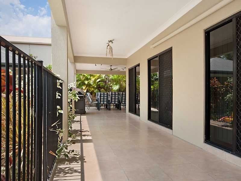 3 Oceanview Place, Mooroobool QLD 4870