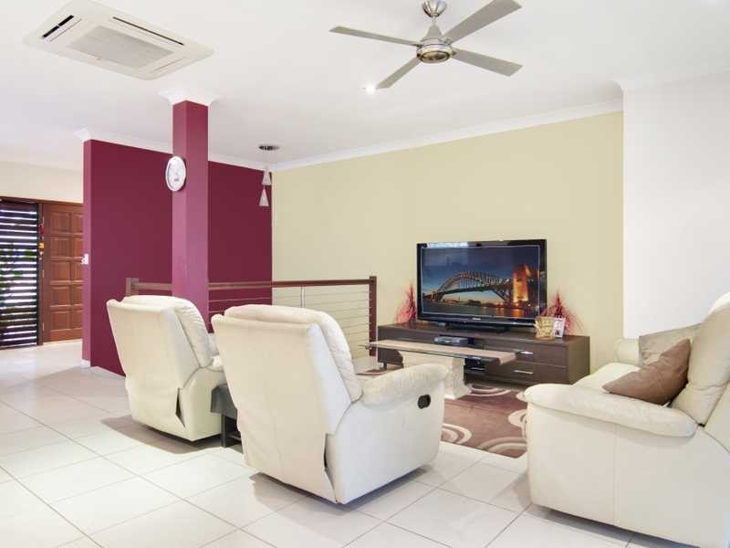 3 Oceanview Place, Mooroobool QLD 4870
