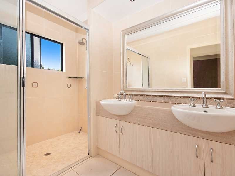 3 Oceanview Place, Mooroobool QLD 4870