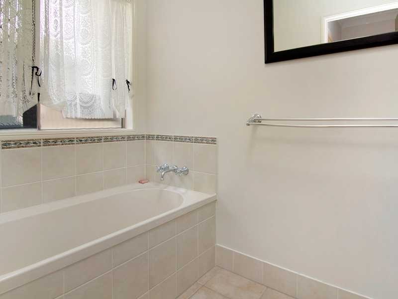 157 McFarlane Drive, Kanimbla QLD 4870