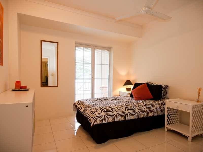 42/327 Lake Street, Cairns North QLD 4870