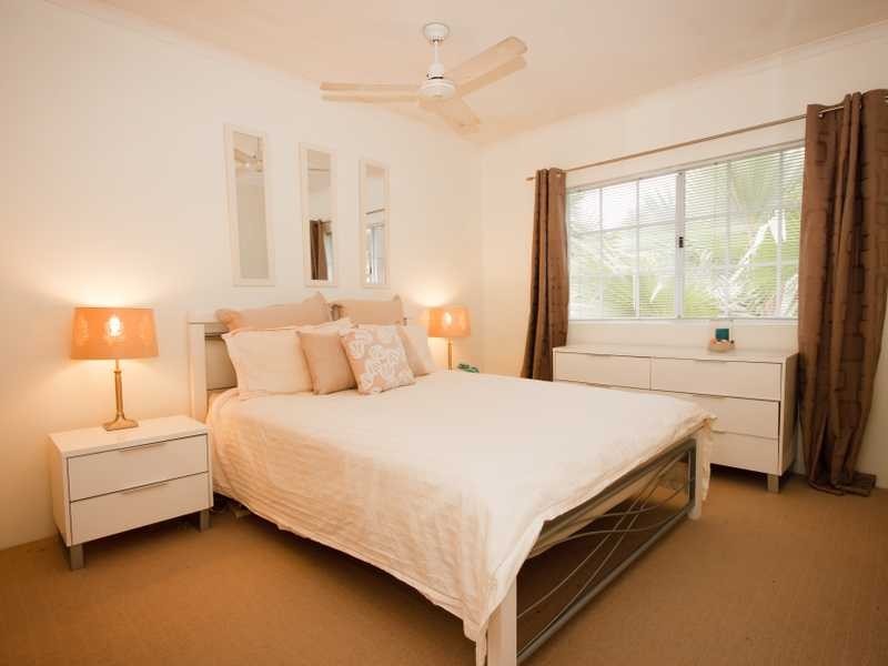 42/327 Lake Street, Cairns North QLD 4870