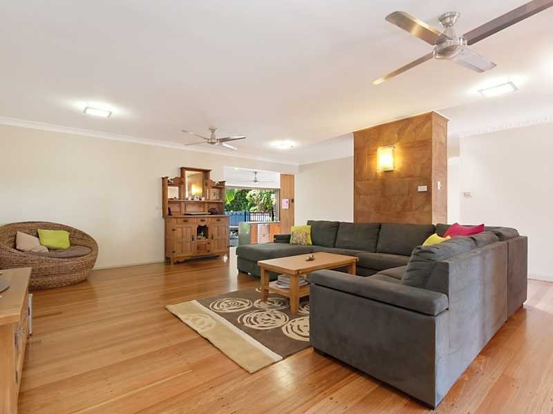 169 Jensen Street, Whitfield QLD 4870