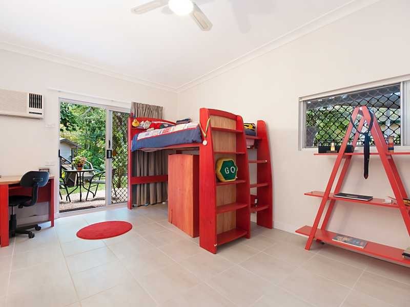 169 Jensen Street, Whitfield QLD 4870