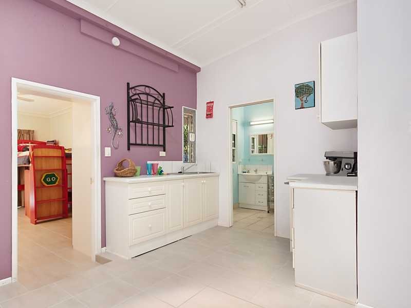 169 Jensen Street, Whitfield QLD 4870