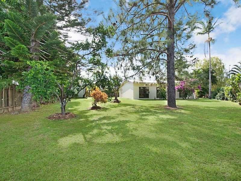 6 Azalea Court, Mooroobool QLD 4870