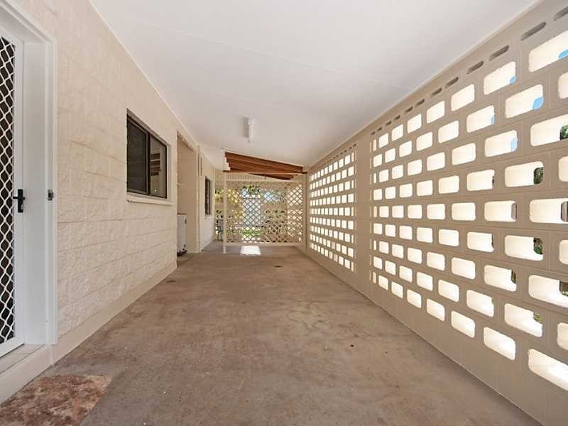 6 Azalea Court, Mooroobool QLD 4870
