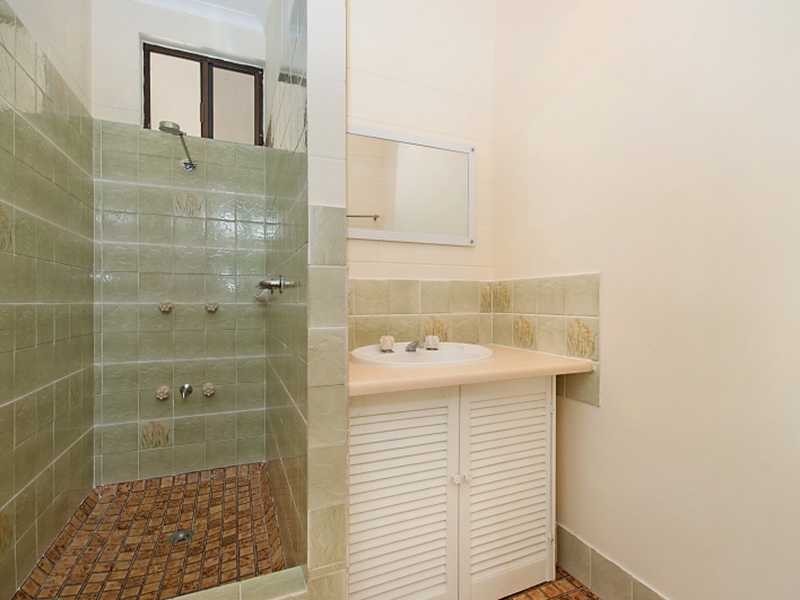 6 Azalea Court, Mooroobool QLD 4870