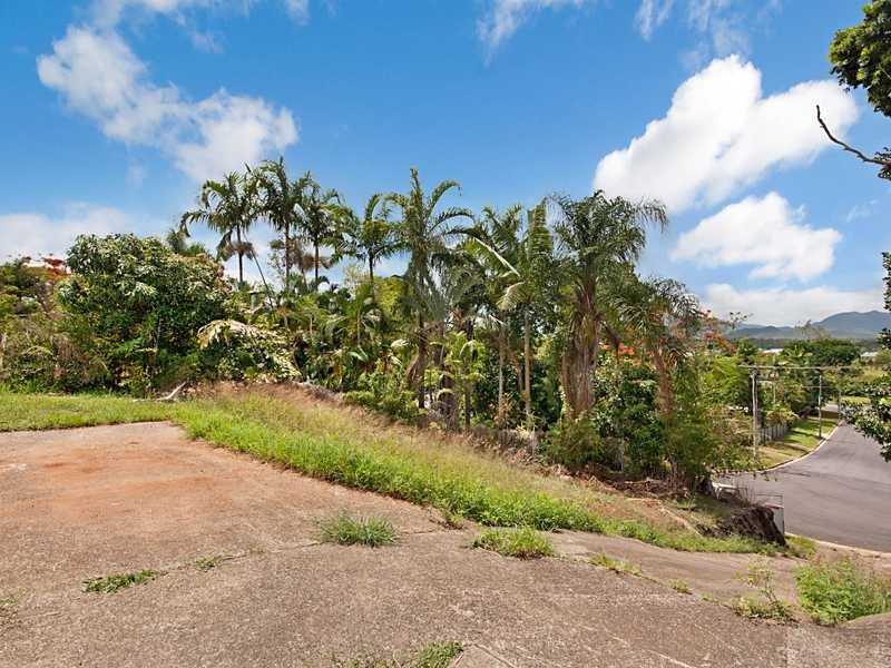 14 Lowanna Close, White Rock QLD 4868