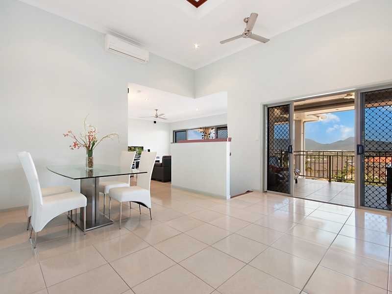 6 Wrasse Close, Kanimbla QLD 4870