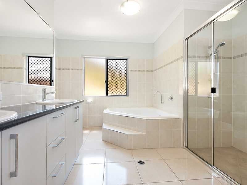 6 Wrasse Close, Kanimbla QLD 4870