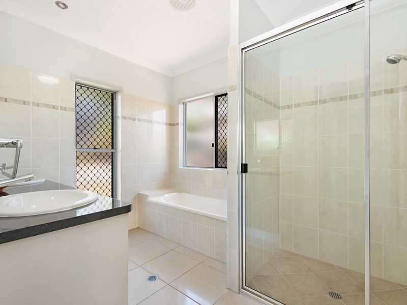 6 Wrasse Close, Kanimbla QLD 4870