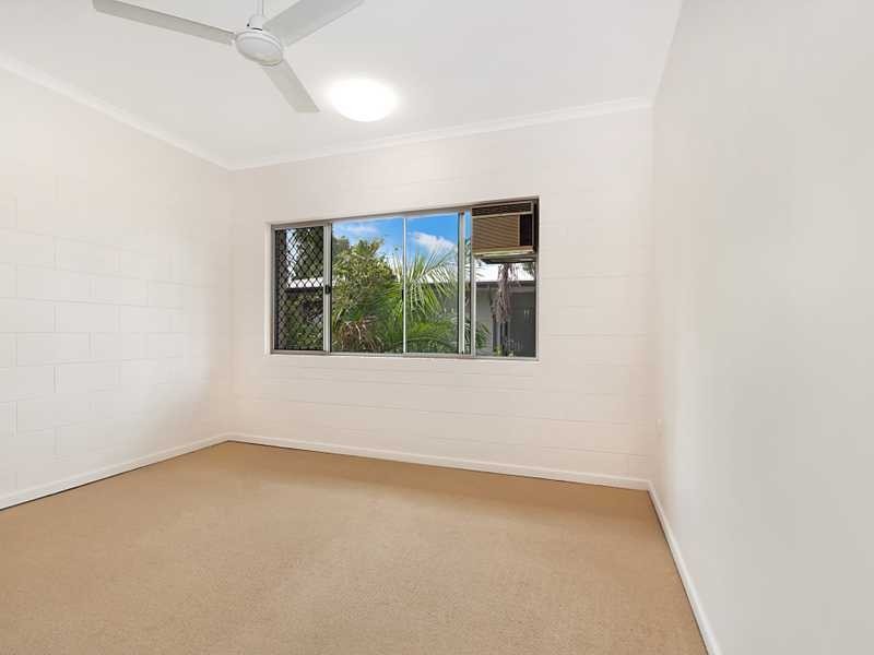 2/126 Pease Street, Manoora QLD 4870