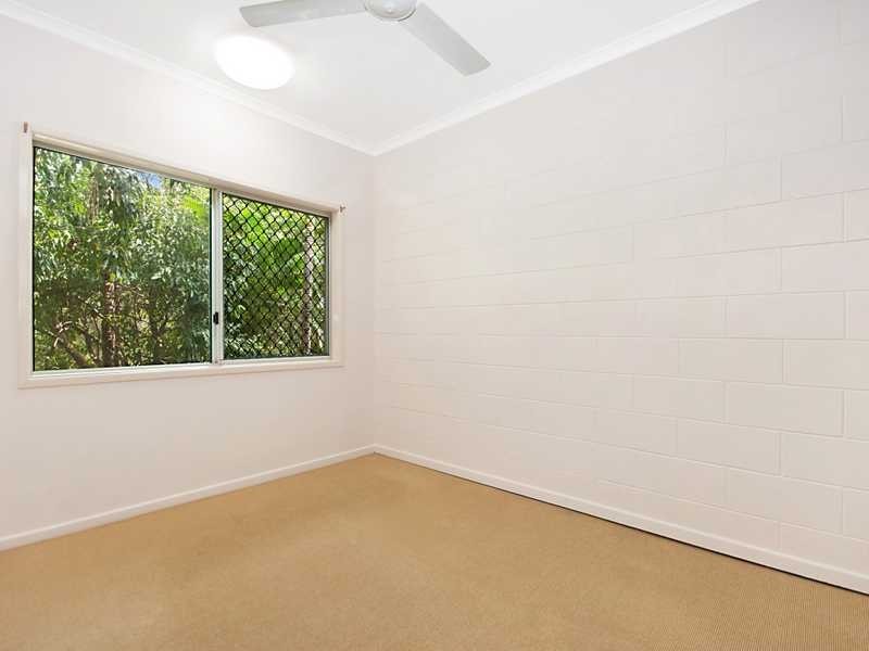 2/126 Pease Street, Manoora QLD 4870