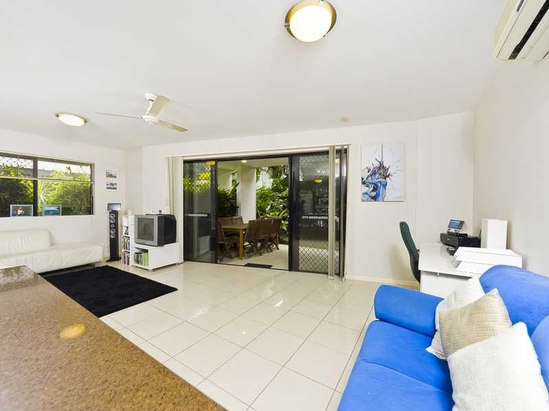 17/349-351 Lake Street, Cairns North QLD 4870