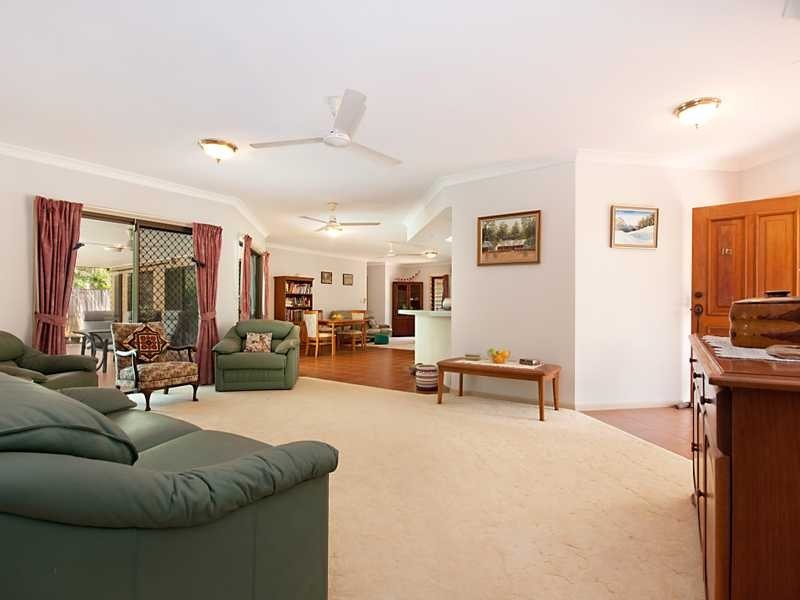 16 Red Bluff Crescent, Kamerunga QLD 4870