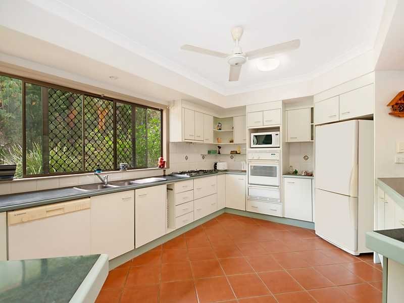 16 Red Bluff Crescent, Kamerunga QLD 4870