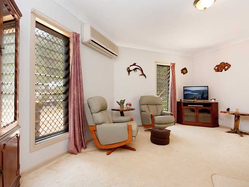 16 Red Bluff Crescent, Kamerunga QLD 4870