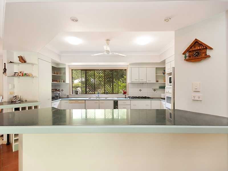 16 Red Bluff Crescent, Kamerunga QLD 4870