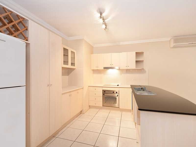 6/310-316 Lake Street, Cairns North QLD 4870