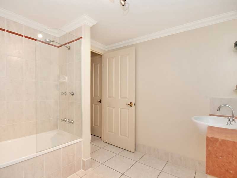 6/310-316 Lake Street, Cairns North QLD 4870