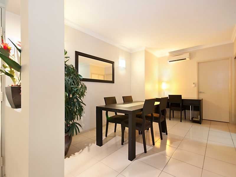 220/12 Gregory Street, Cairns QLD 4870