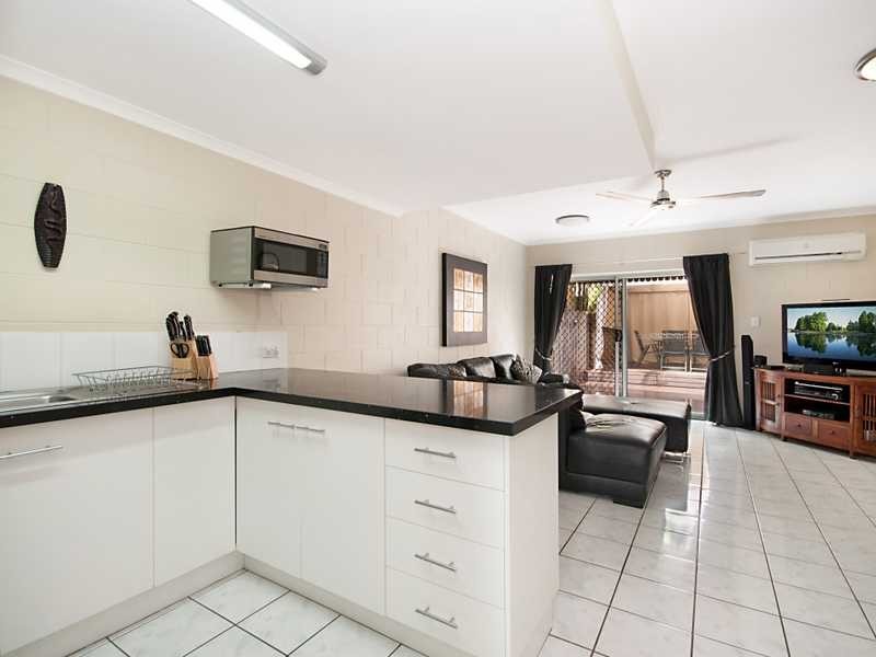 4/8 Short Street, Redlynch QLD 4870