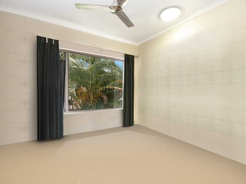 4/8 Short Street, Redlynch QLD 4870