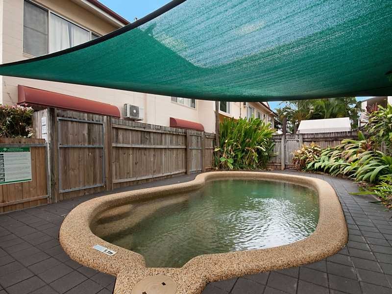 4/8 Short Street, Redlynch QLD 4870