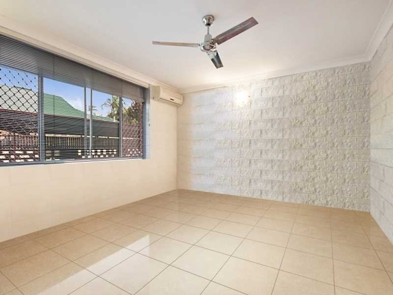 1/347 Lake Street, Cairns North QLD 4870