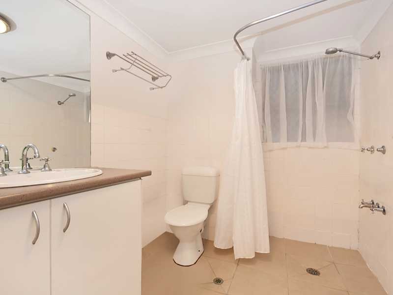 1/347 Lake Street, Cairns North QLD 4870