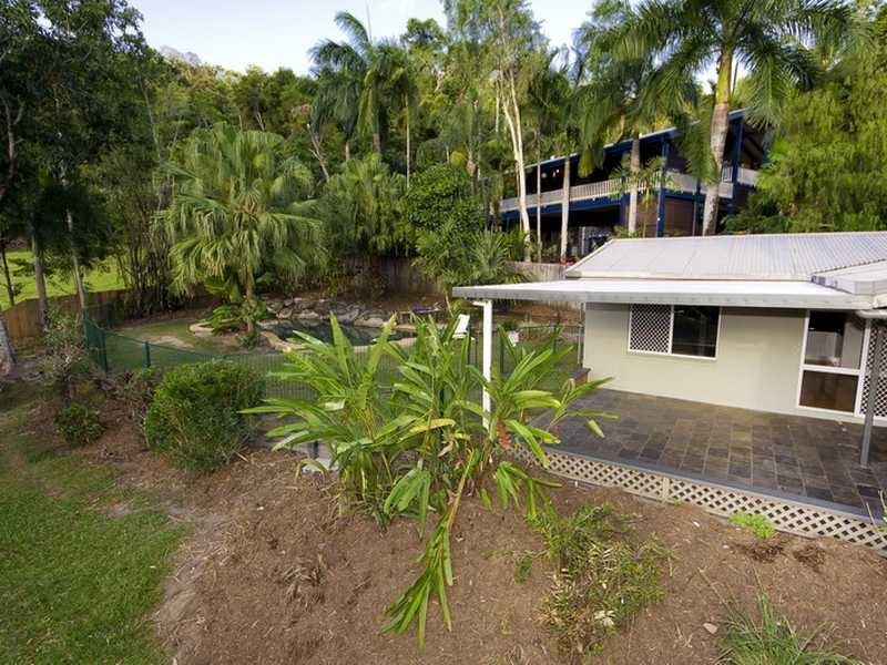 8 Longden Street, Brinsmead QLD 4870