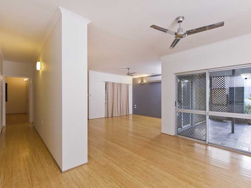 8 Longden Street, Brinsmead QLD 4870