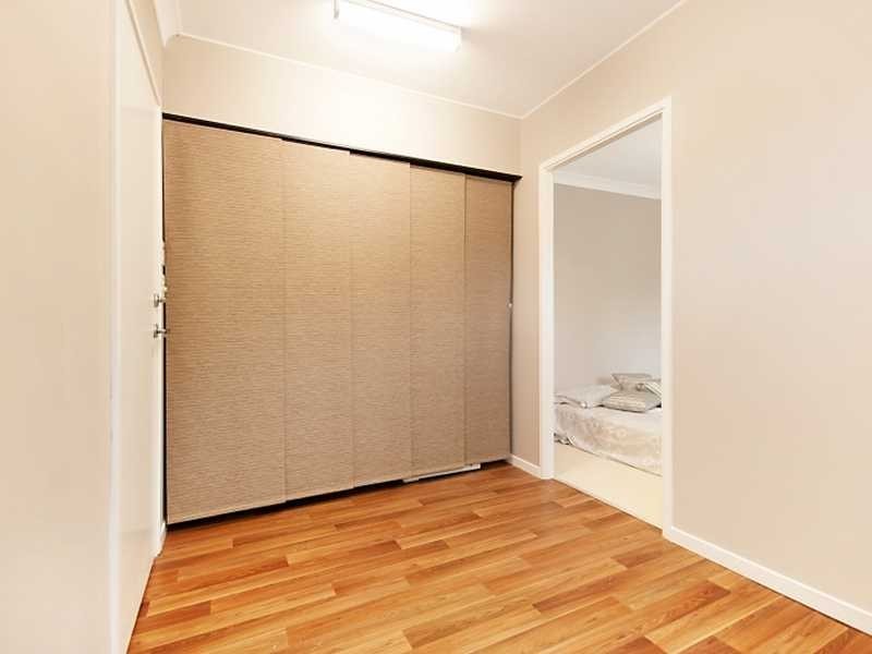 30 Cascades Drive, Redlynch QLD 4870