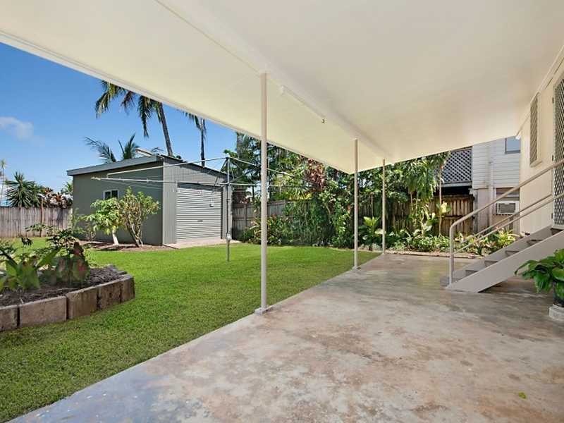 294 Pease Street, Edge Hill QLD 4870