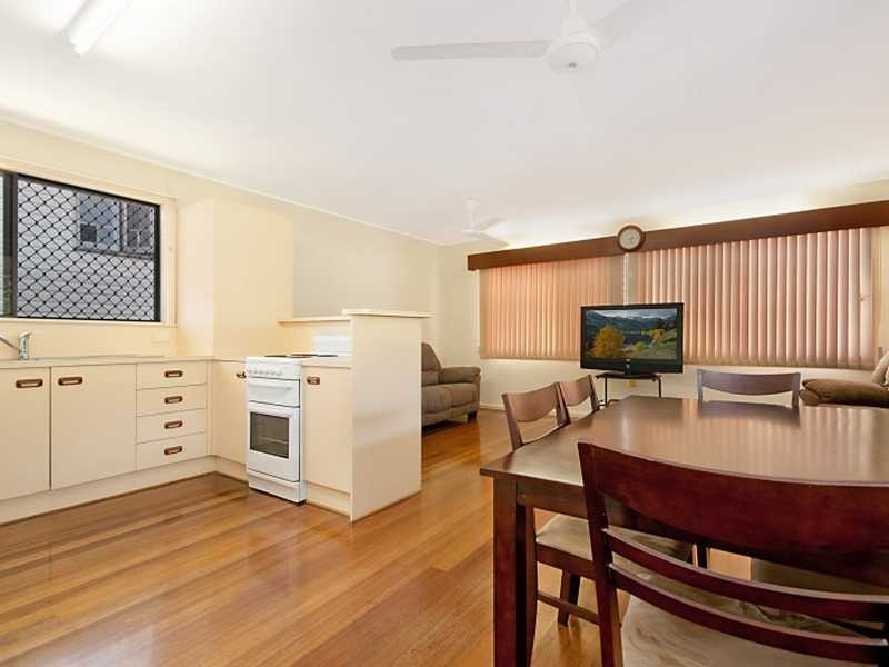 294 Pease Street, Edge Hill QLD 4870