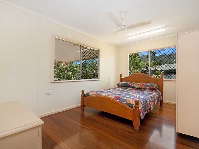 294 Pease Street, Edge Hill QLD 4870