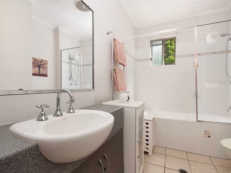 6/15 Thomas Street, Cairns North QLD 4870