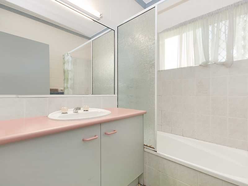 6 Redwood Street, Whitfield QLD 4870