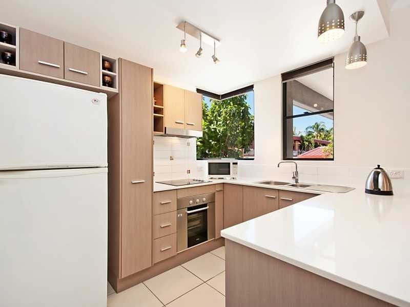 4/172 McLeod Street, Cairns North QLD 4870