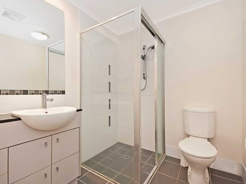 4/172 McLeod Street, Cairns North QLD 4870