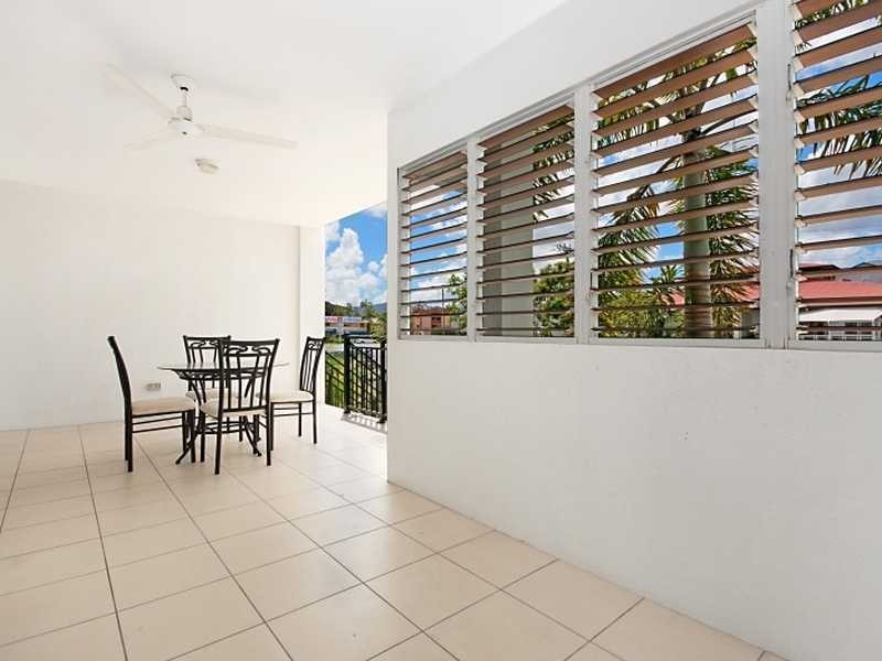 3/18 Smith Street, Cairns North QLD 4870