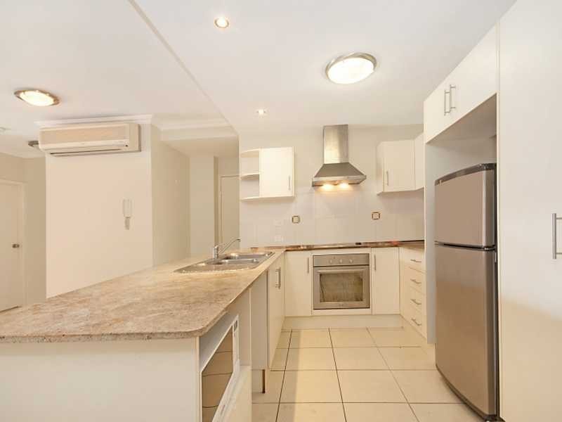 3/18 Smith Street, Cairns North QLD 4870