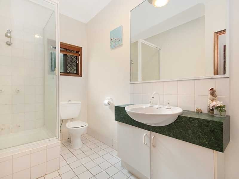 8 Willandra Court, Caravonica QLD 4878