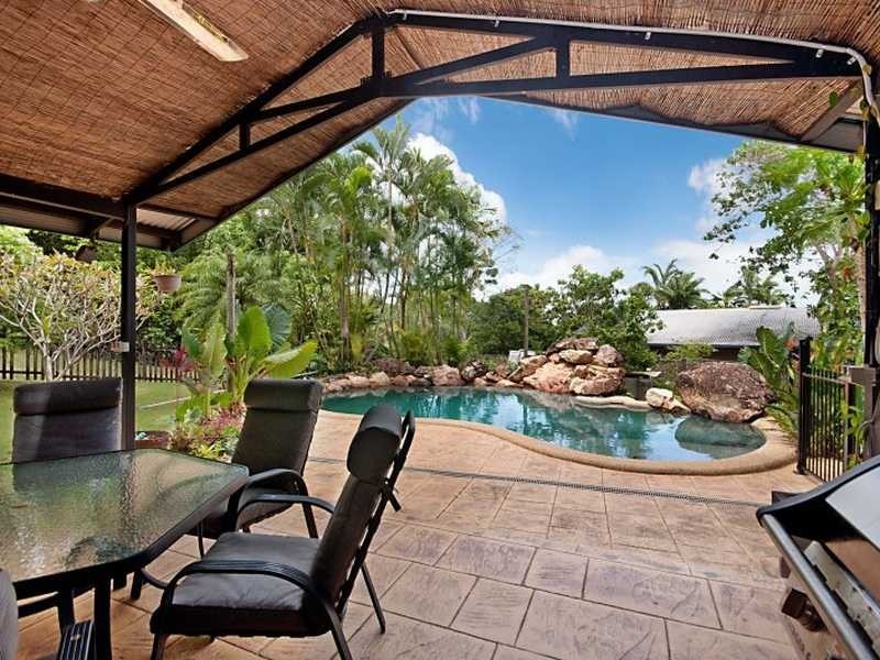 8 Willandra Court, Caravonica QLD 4878